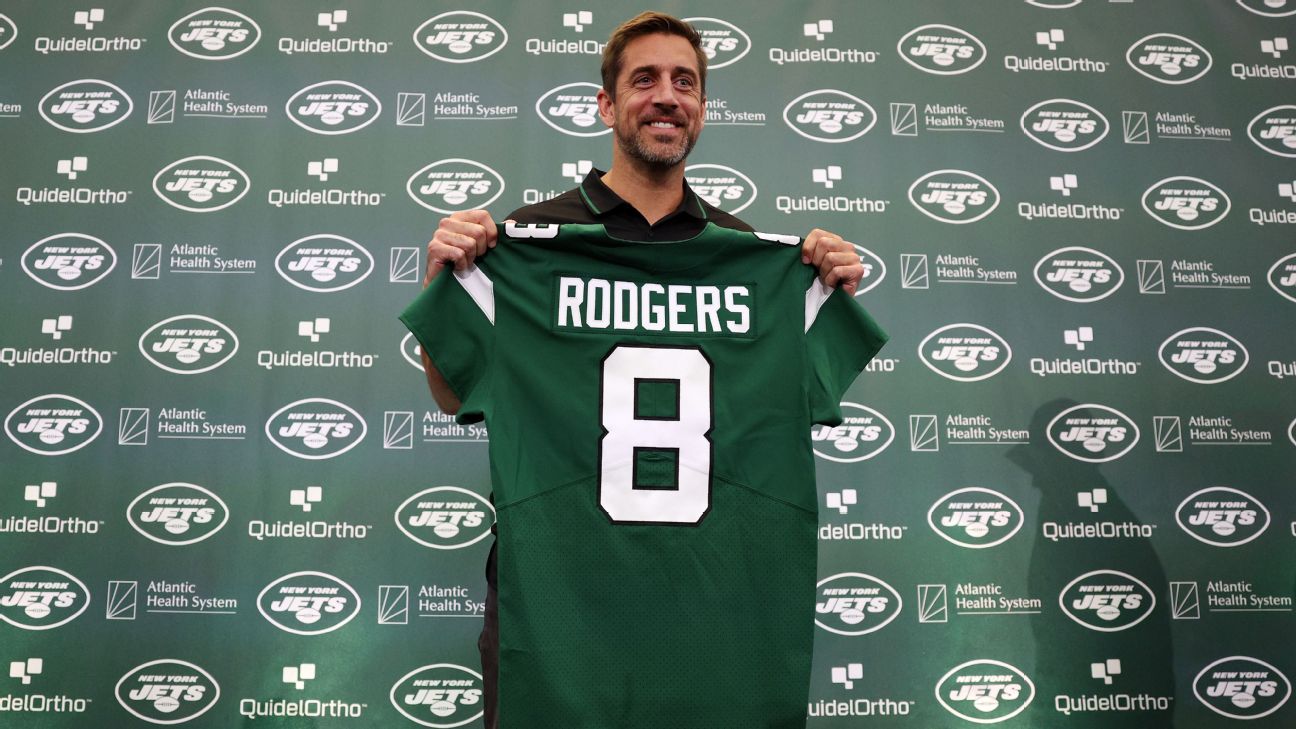 Aaron Rodgers 107 Milli Doll Rt Foglal El A Jets 2024 Es Sapk J B L   Jets 